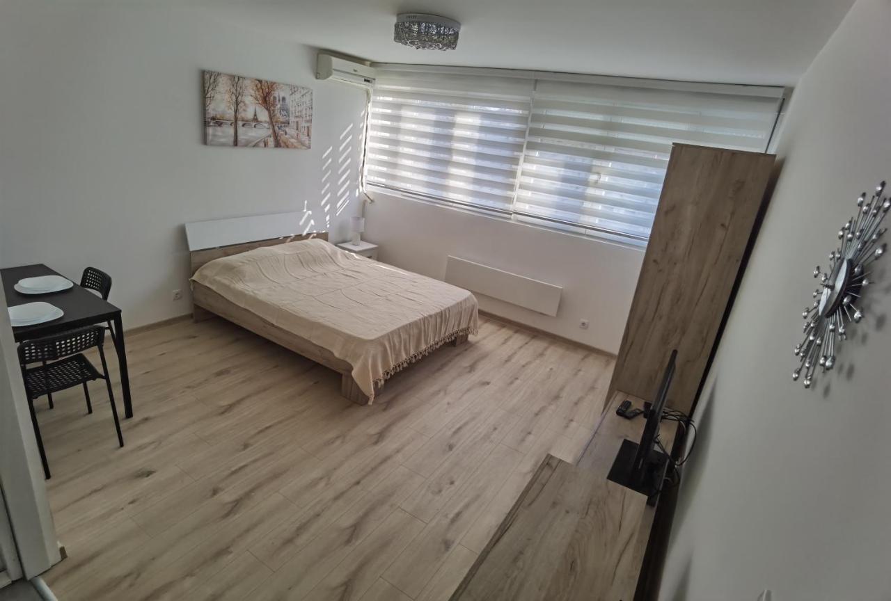 Apartman Lena Banovo Brdo Apartment Belgrade Exterior photo